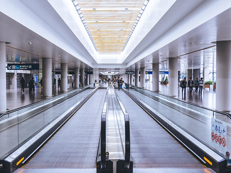 电梯厂家教您如何正确使用自动人行道