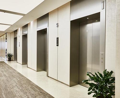 电梯公司讲解电梯防护门的安全措施